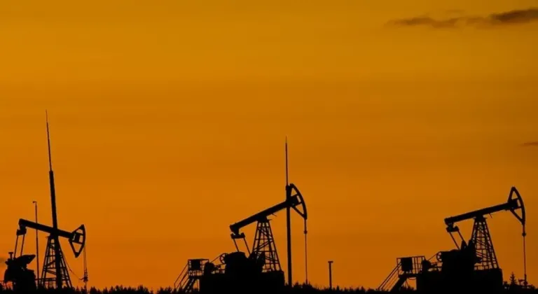 Brent petrolün varil fiyatı yılın ilk çeyreğinde yüzde 12,91 arttı